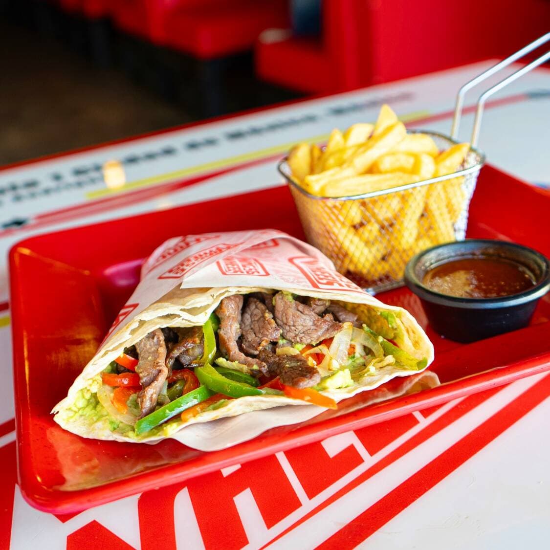 Burrito Deluxe de Arrachera con Guacamole  🔥