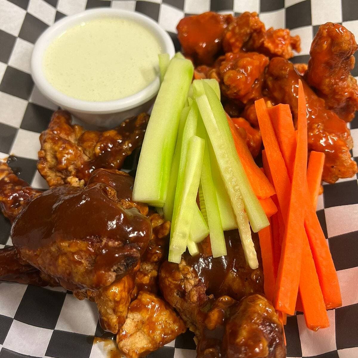 Boneless ORDEN COMPLETA (2 SALSAS)