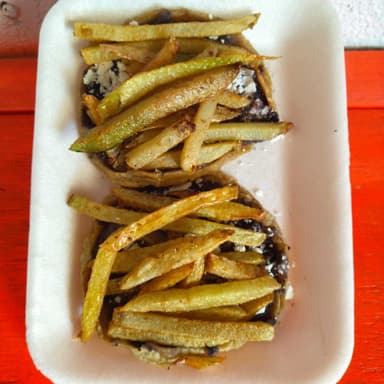 PICADITAS CON  FRIJOLITOS Y PAPAS