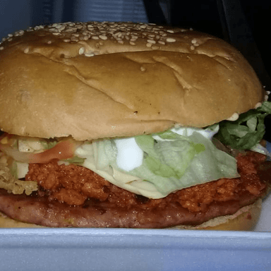 Hamburguesa de Chorizo y Carne con Papas