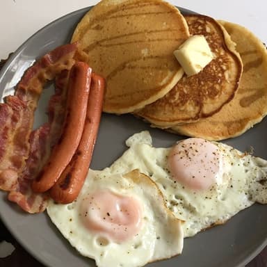 Combo-Desayuno Americano + Cafe americano.