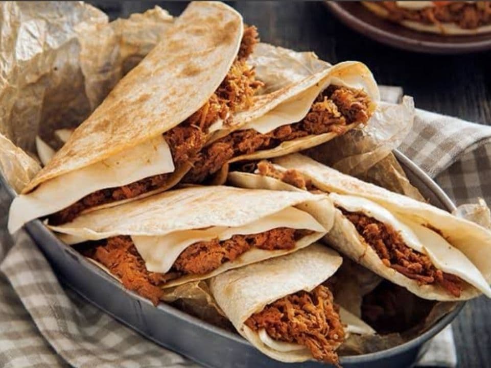 Combo-4 Quesadillas y Taco de Pastor