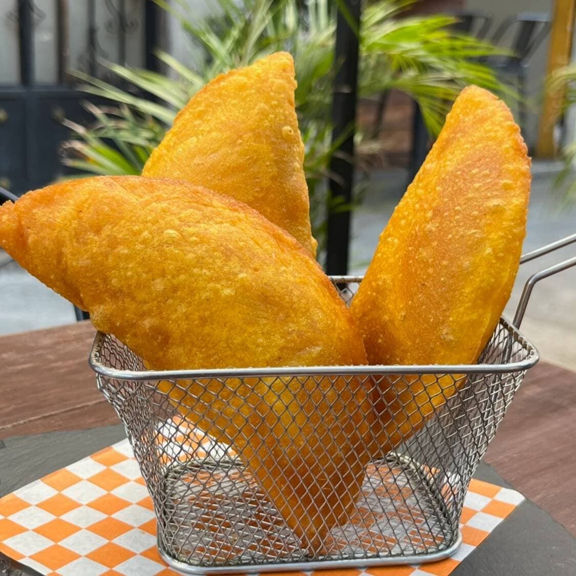 Empanada de Carne deshebrada guisada