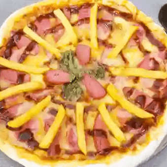 Salchichorigolf Pizza