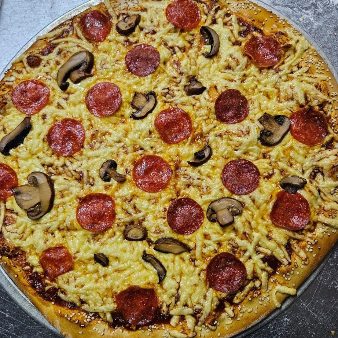 Pizza Queen Familiar
