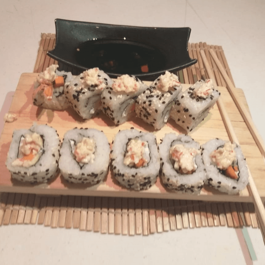 Kani Roll (10 Rollitos)