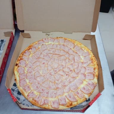 Pizza Jamon y Queso Personal + Bebida