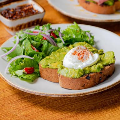 AVOCADO TOAST C/HUEVO