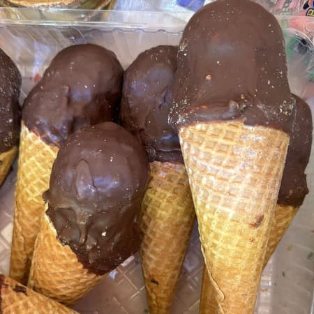 CONO CUBIERTO DE CHOCOLATE