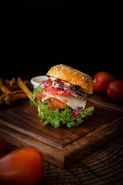 Kiki's chicken burger