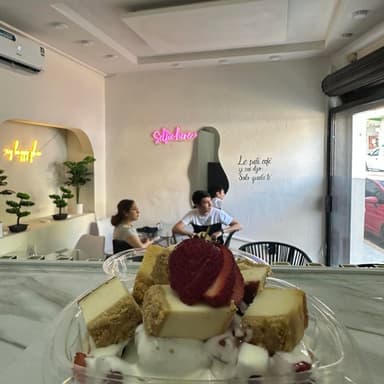 Charola de duraznos con crema