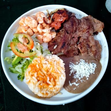 Mar y Tierra