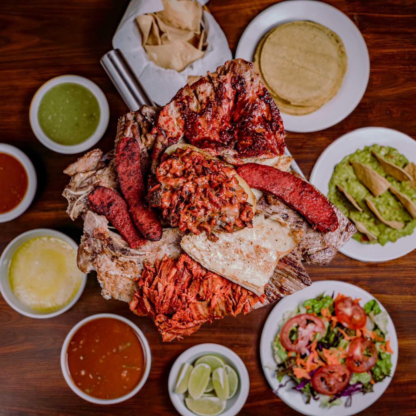 Mega Parrillada De La Casa + 3 Aguas Frescas (500m