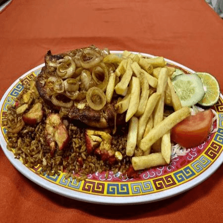 15-Arroz Cantonés con Chuleta Empanizada o Frita