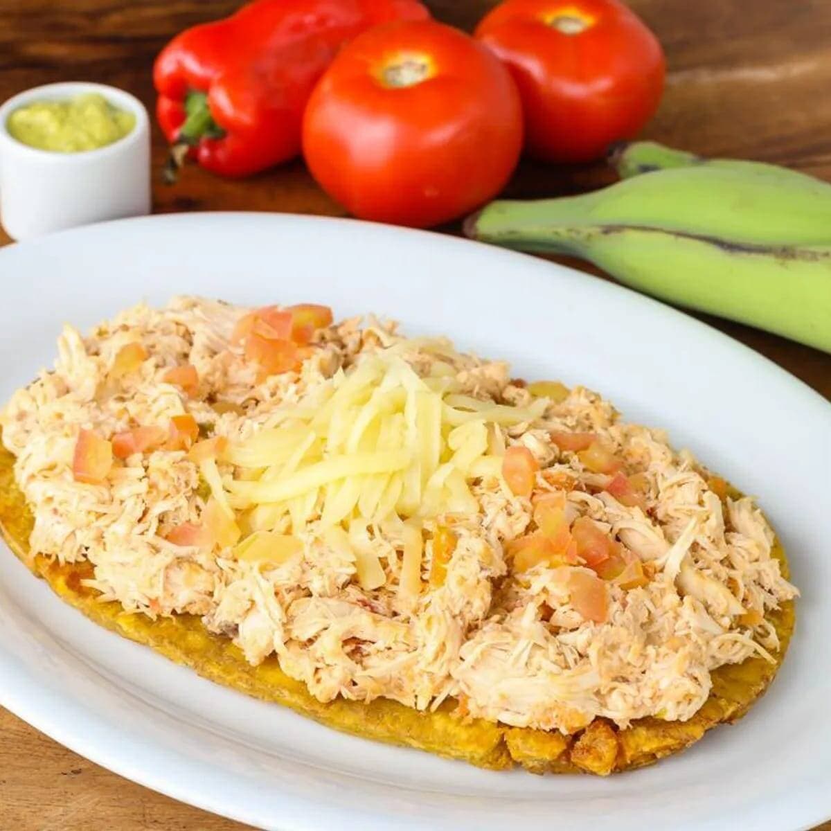 Patacon con pollo