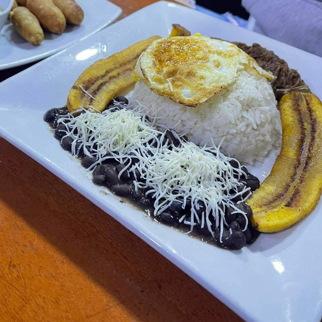 PABELLON *