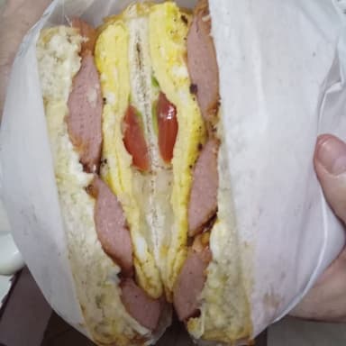Huevo con Salchicha