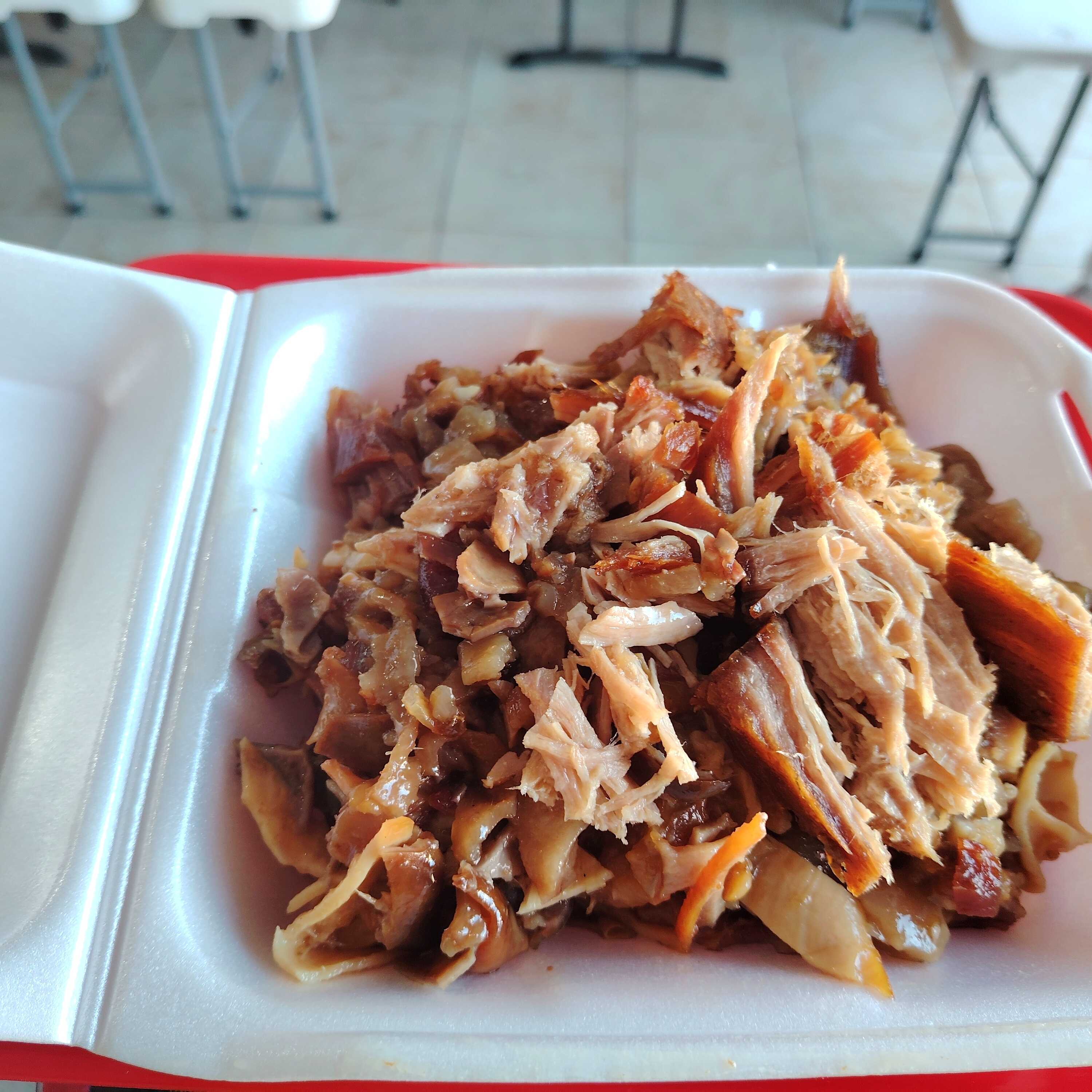 1/2 de Carnitas Surtidas