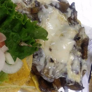Queso y Hongos Burger