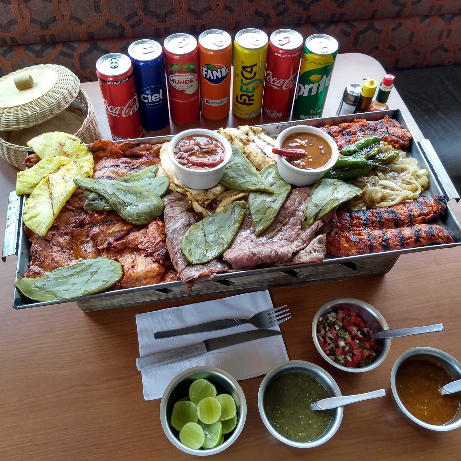 Parrillada Familiar 6 Personas y Bebidas
