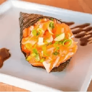 TEMAKI SHAKE (2 PIEZAS ENVUELTAS EN FORMA DE CONO