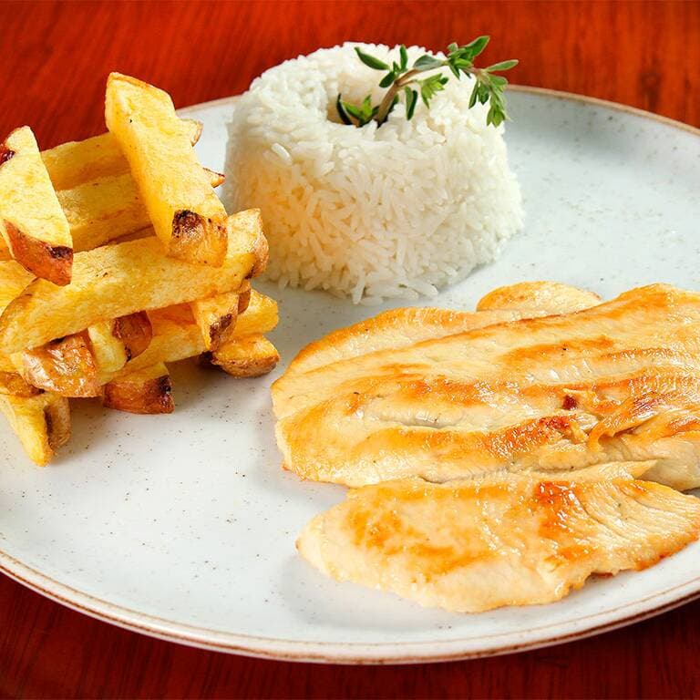 Filete de Pollo con Papas Fritas