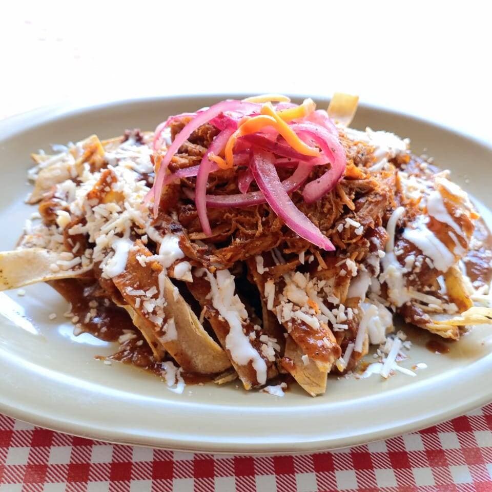 2 Chilaquiles + 2 Refrescos 600 ML