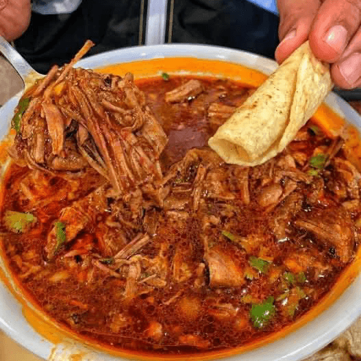 CONSOME CON CARNE