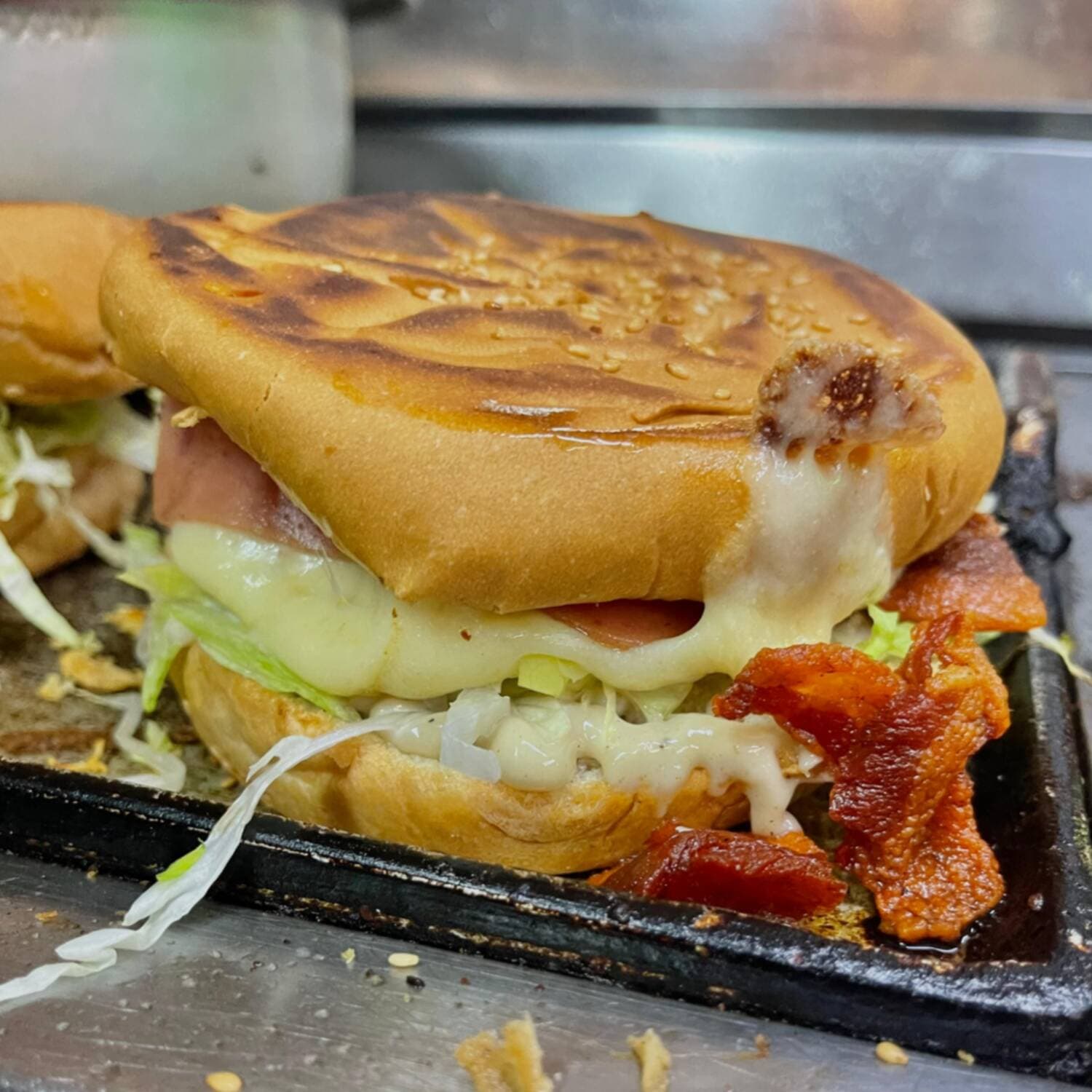Aplastado Pollo y Tocineta