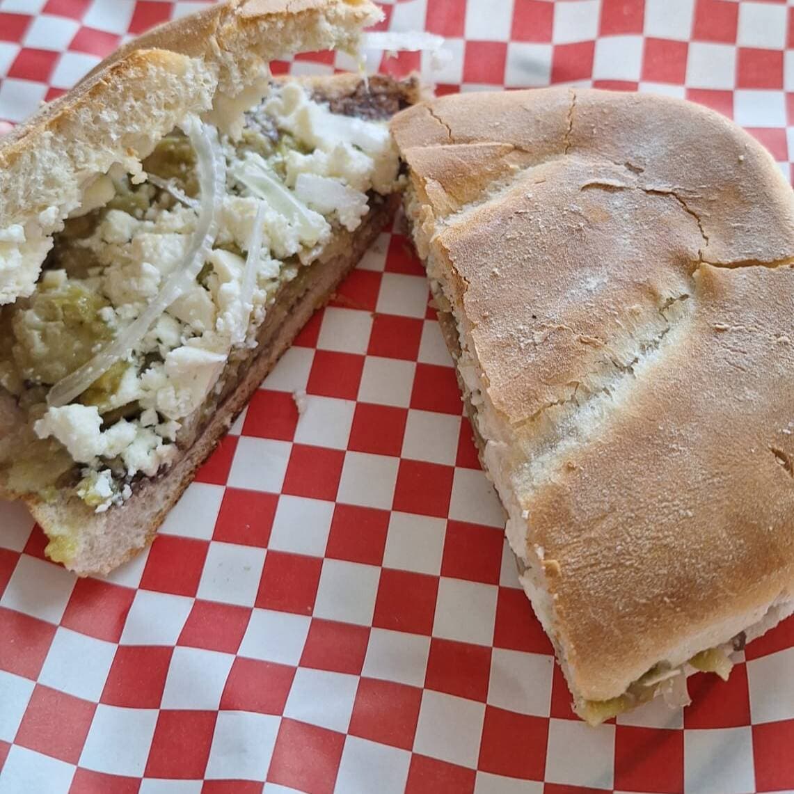 Torta de Chilaquiles Verdes