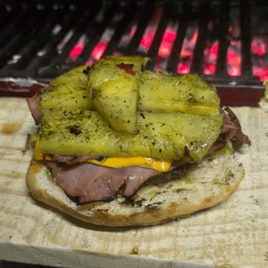 HAMBURGUESA HAWAIIANA (hamburguesa con Piña)