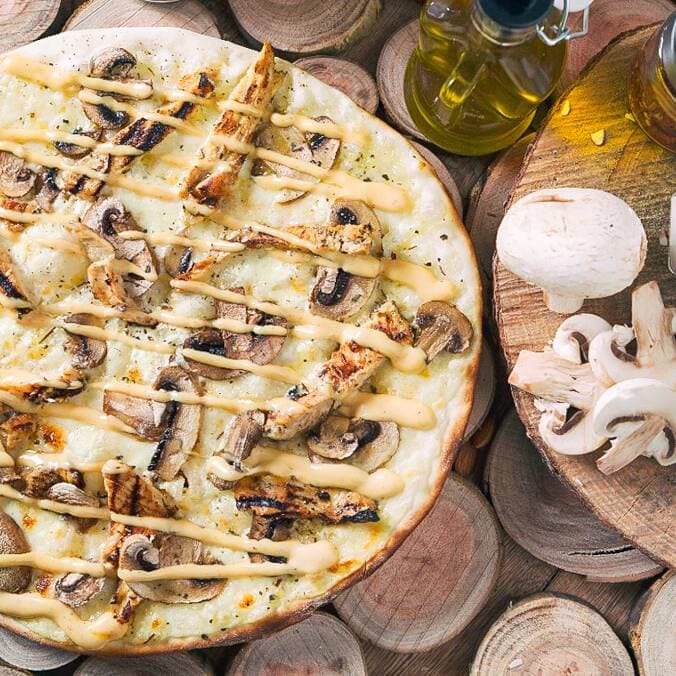 Pizza Pollo y Hongos