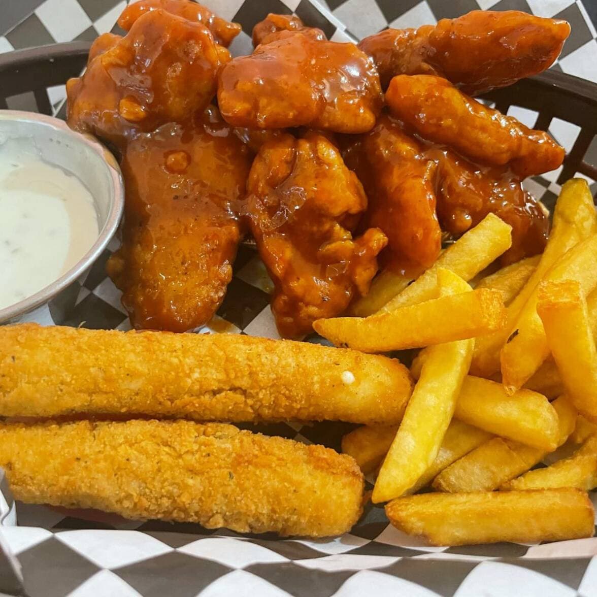 Boneless & Chesse
