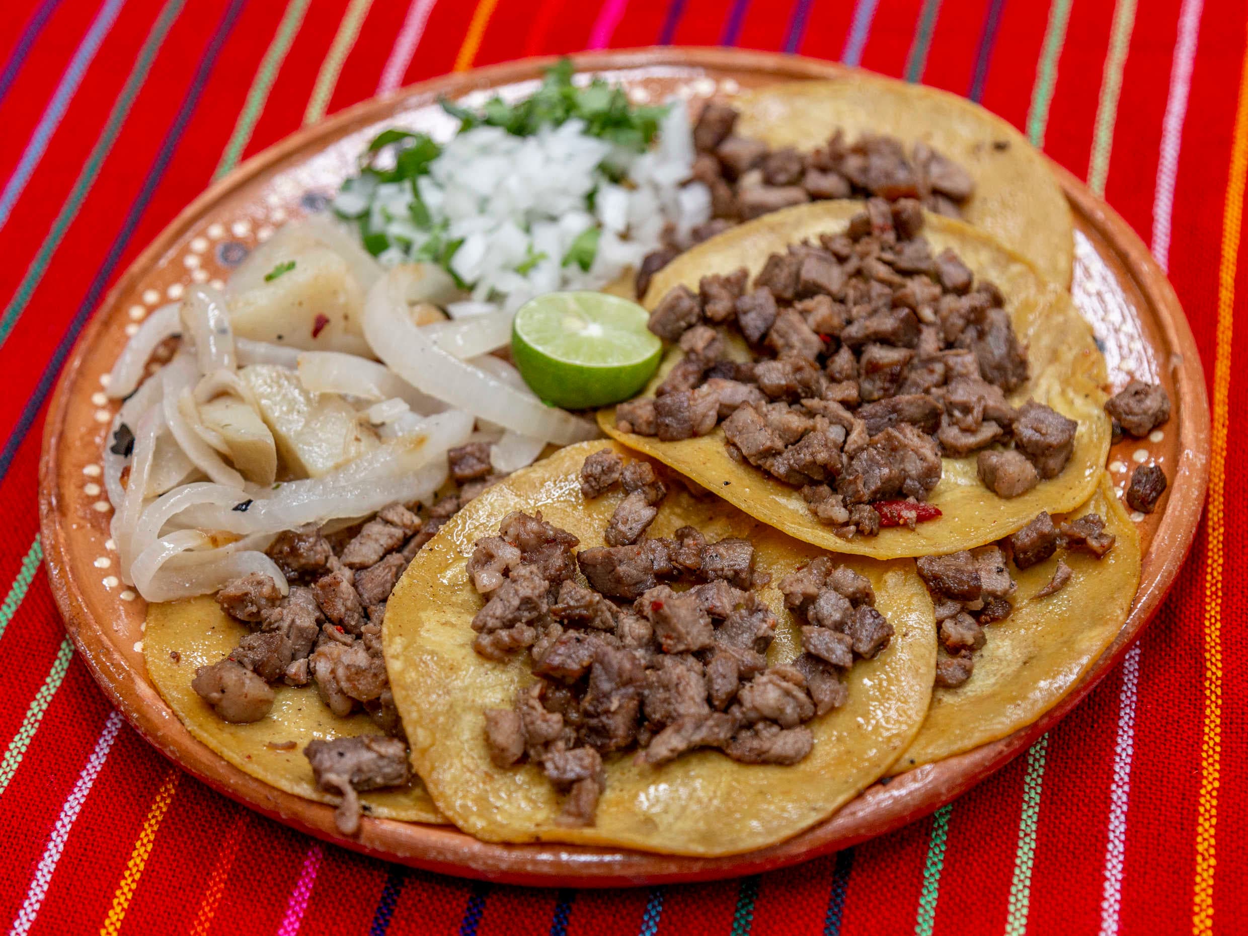 Orden de Tacos de Carne Asada