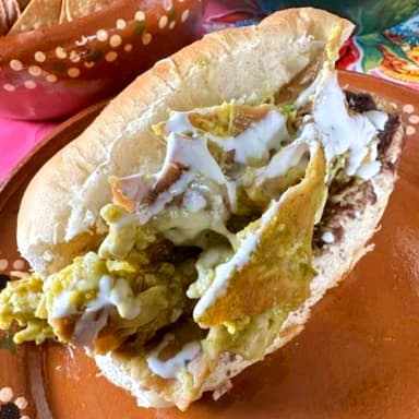 Torta de Chilaquiles