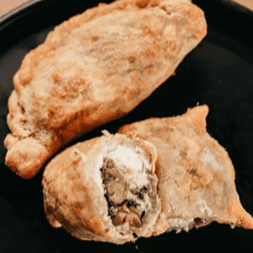 Empanada de Espinacas y Champiñones