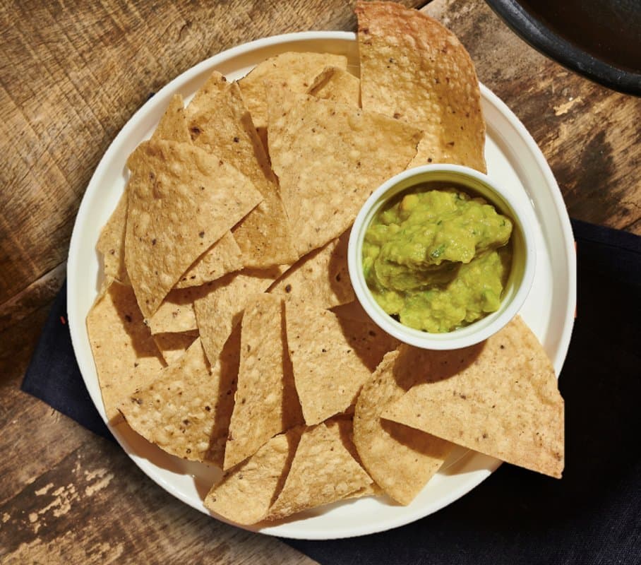 Totopos + Salsa a elección