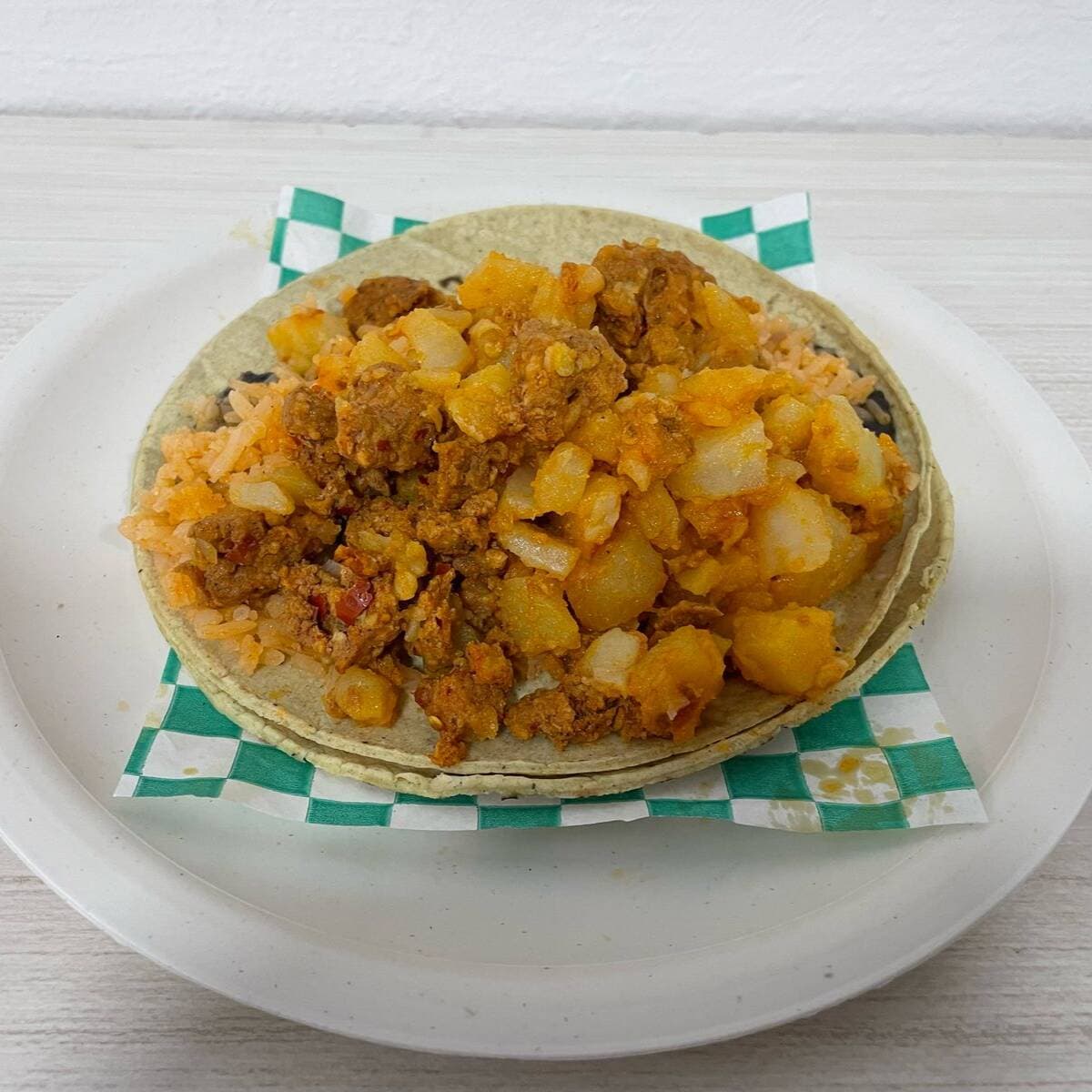 TACO DE PAPAS CON LONGANIZA