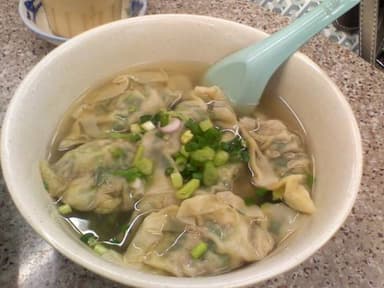 Dumpling en Caldo con Verduras