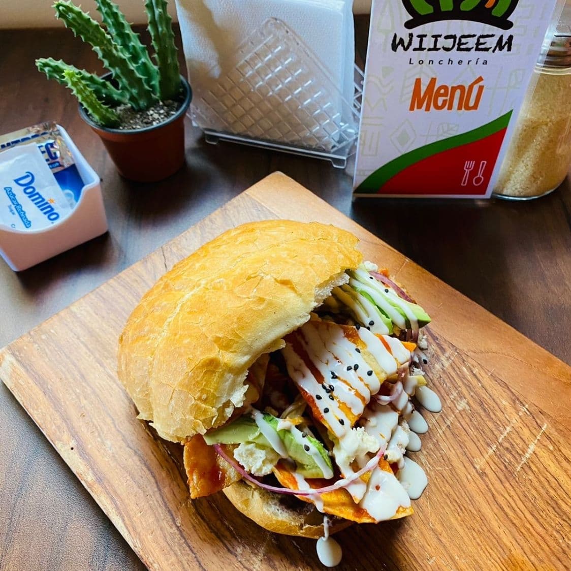Torta de Milanesa + Agua del dia