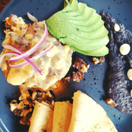 Huevos Revueltos con Chicharron
