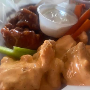 4 Boneless + porción Papas + bebida