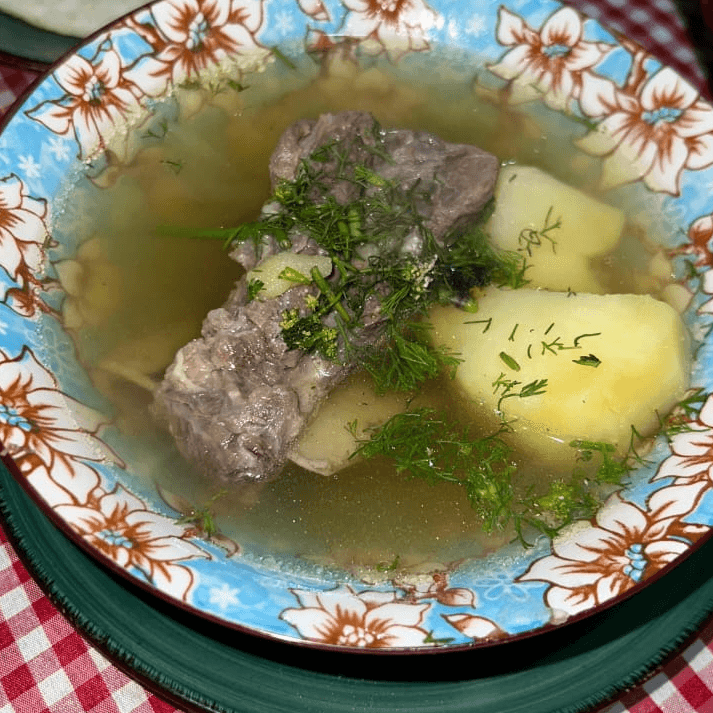 CALDO DE COSTILLA