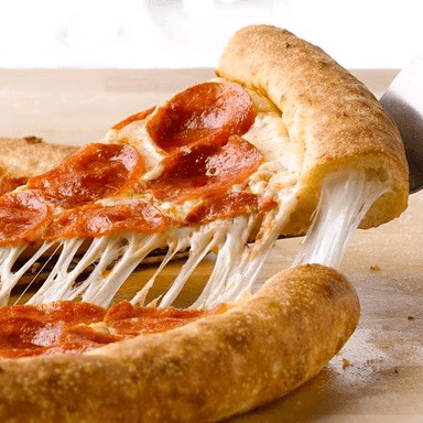 Pizza con Orilla rellena de queso