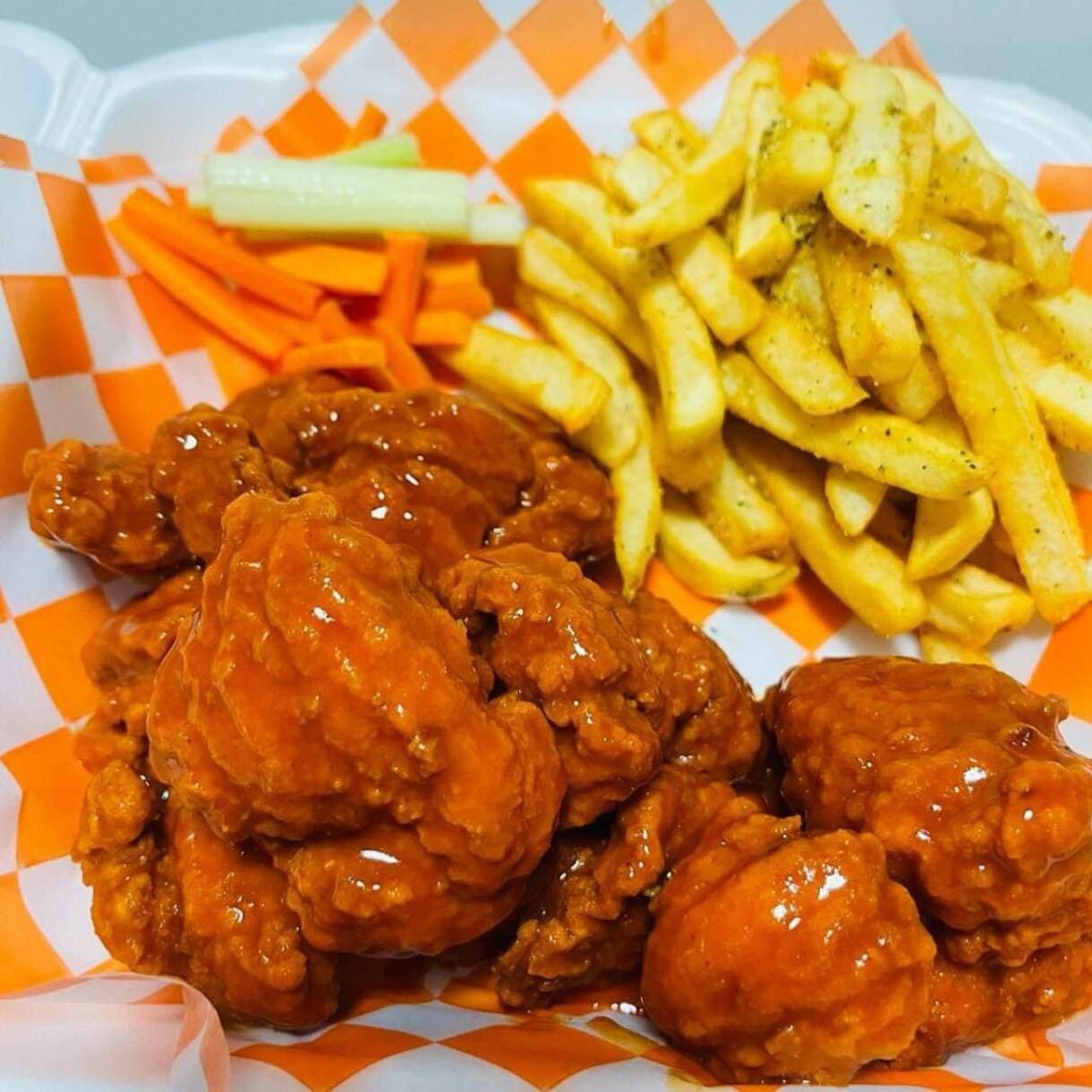 300 GR DE BONELESS + PAPAS DE REGALO