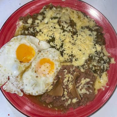 Chilaquiles verdes, rojos o poblanos
