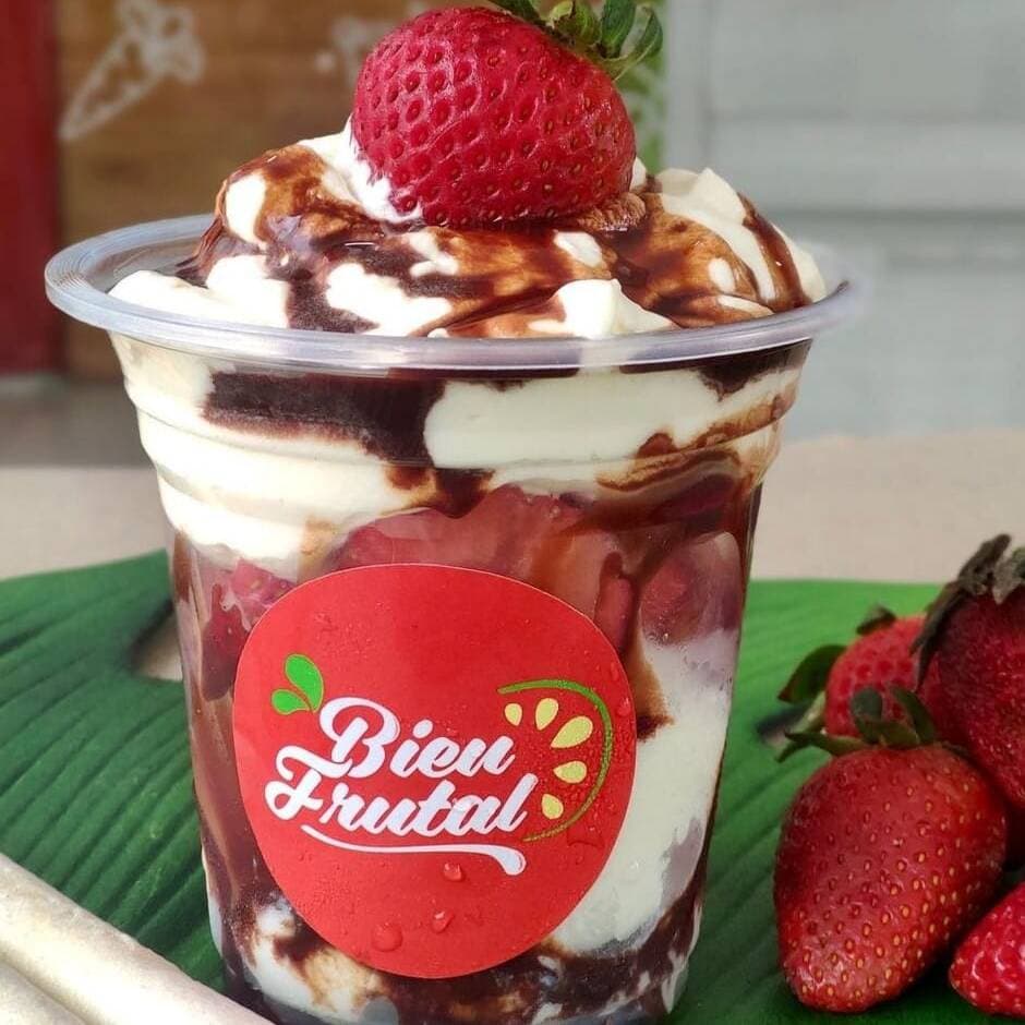 Fresas con Crema y Chocolate