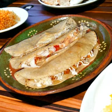 Quesadilla de Papas con Chorizo