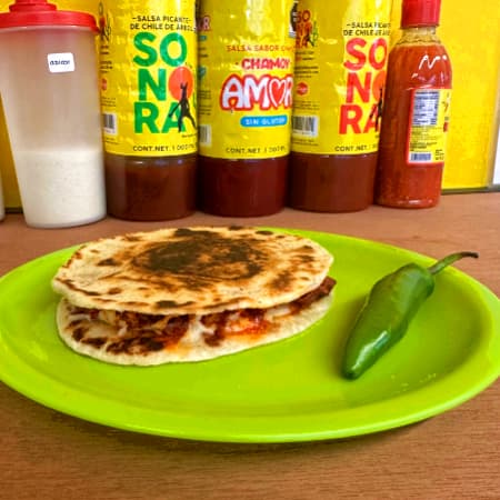 Quesadilla con Carne con Chile