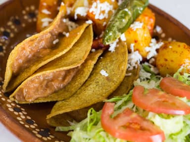 Tacos dorados